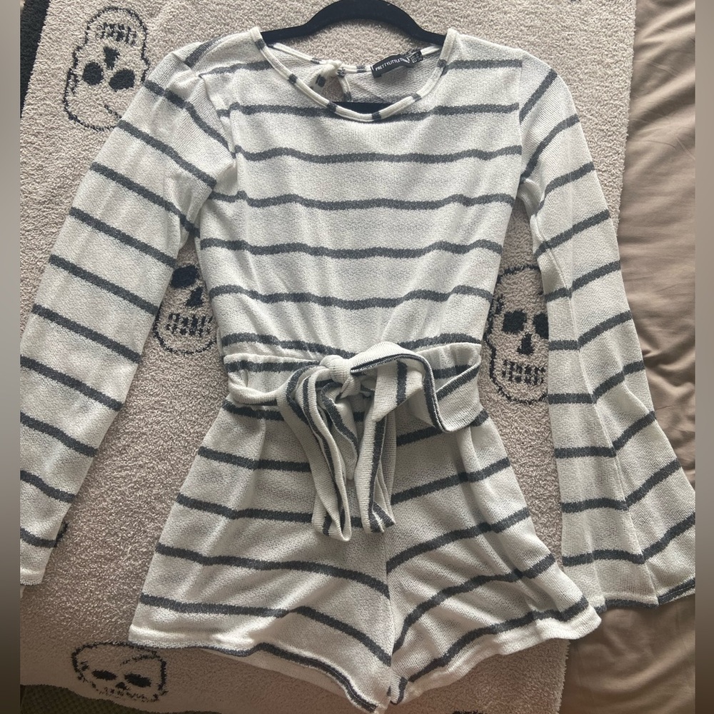 PLT White Knit Long Sleeve Romper with Grey Strips and belt - size 4